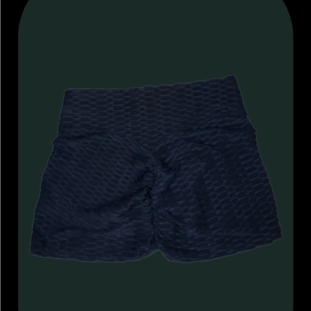 Women's Black Textured Shorts With Scrunch Butt Lining